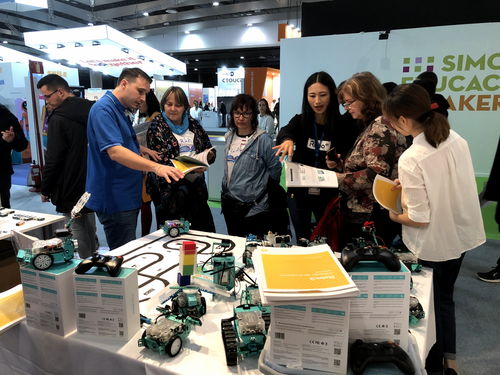 这款机器人在国外也很火爆 Mio机器人参展西班牙国际教育装备展览会引围观